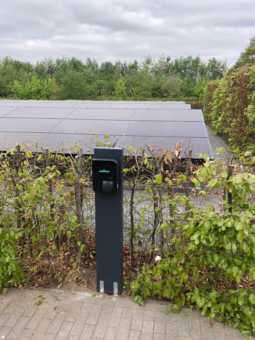 Laden met zonnepanelen